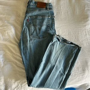 levi medium wash jeans